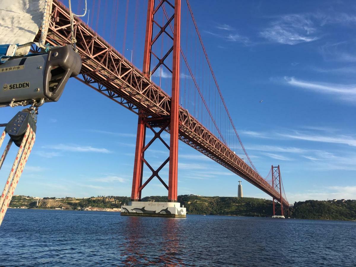 Veleiro Oceanico De 12 M Bateau-hôtel Lisboa